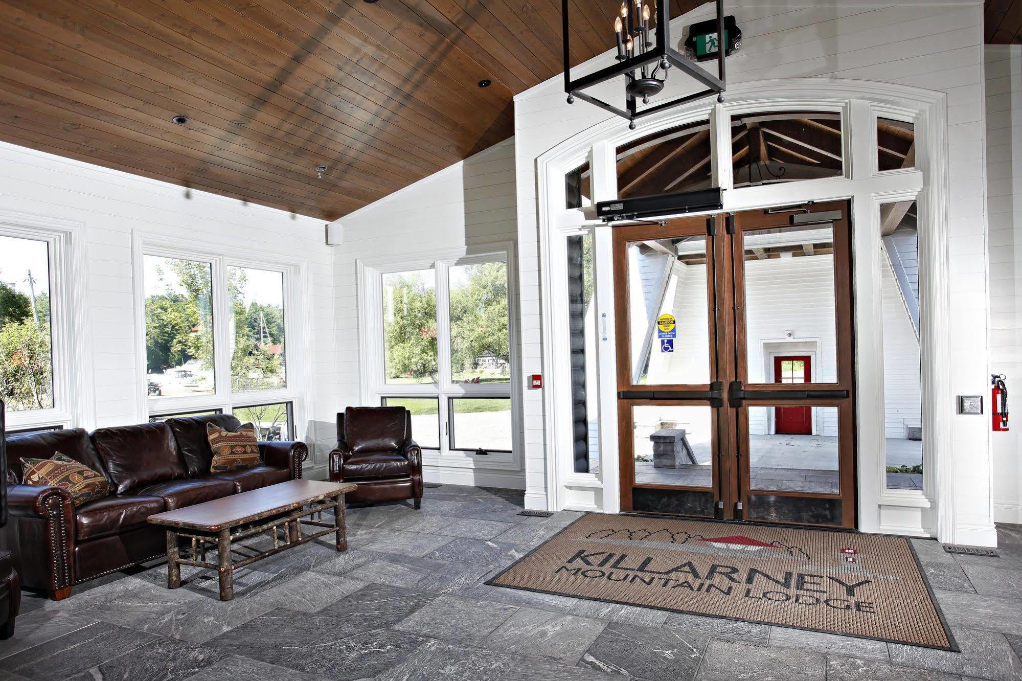 Killarney Mountain Lodge Екстериор снимка